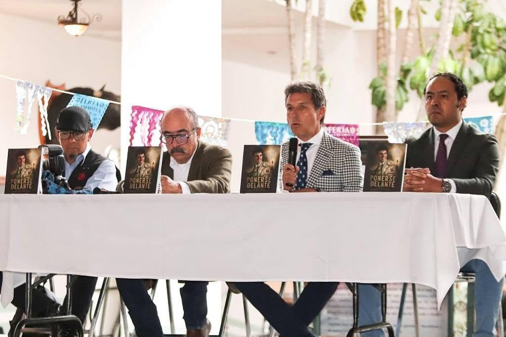 Presentan en Huamantla el libro 'Ponerse Delante', sobre la vida del matador Jorge Gutiérrez
